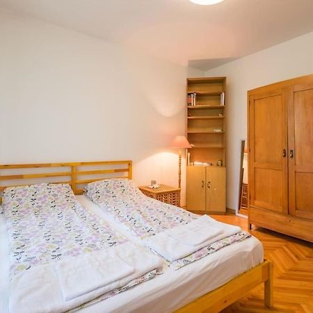 Beautiful Flat In Central Location By Flat Mаnager Sofia Esterno foto