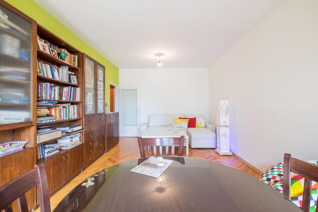 Beautiful Flat In Central Location By Flat Mаnager Sofia Esterno foto