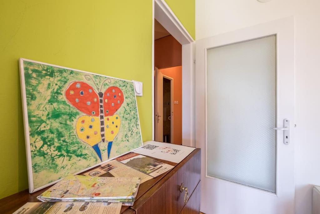 Beautiful Flat In Central Location By Flat Mаnager Sofia Esterno foto