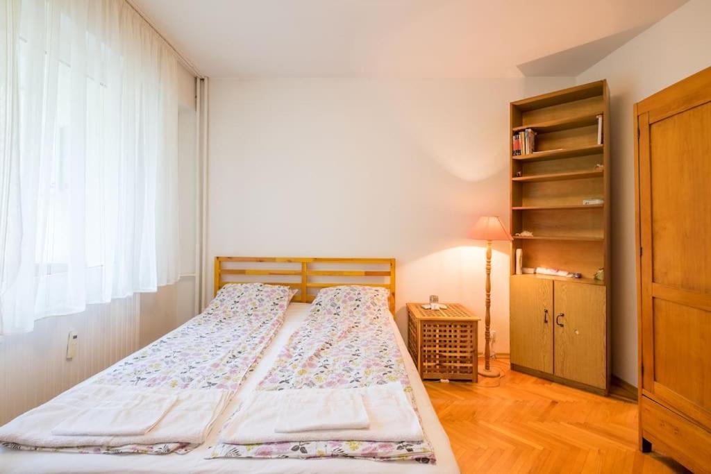 Beautiful Flat In Central Location By Flat Mаnager Sofia Esterno foto