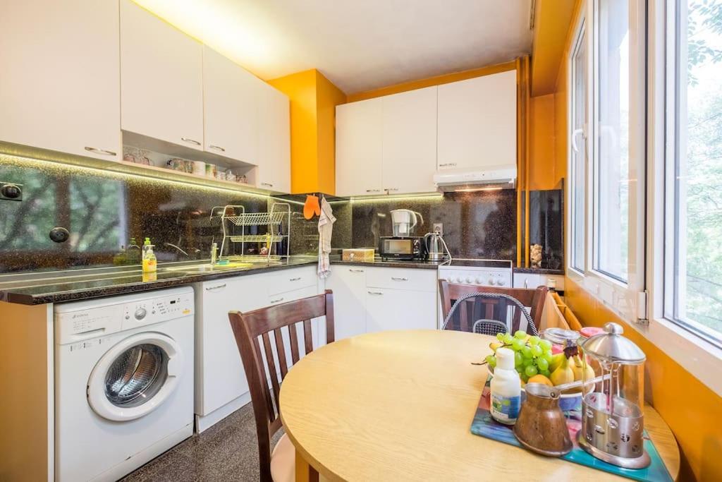 Beautiful Flat In Central Location By Flat Mаnager Sofia Esterno foto