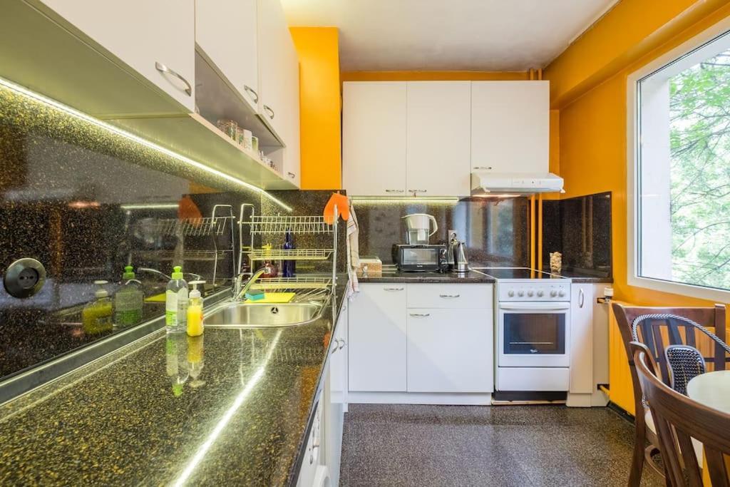 Beautiful Flat In Central Location By Flat Mаnager Sofia Esterno foto