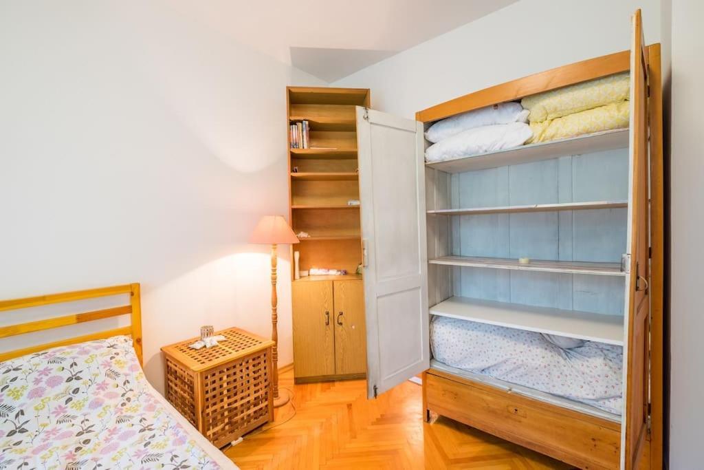 Beautiful Flat In Central Location By Flat Mаnager Sofia Esterno foto